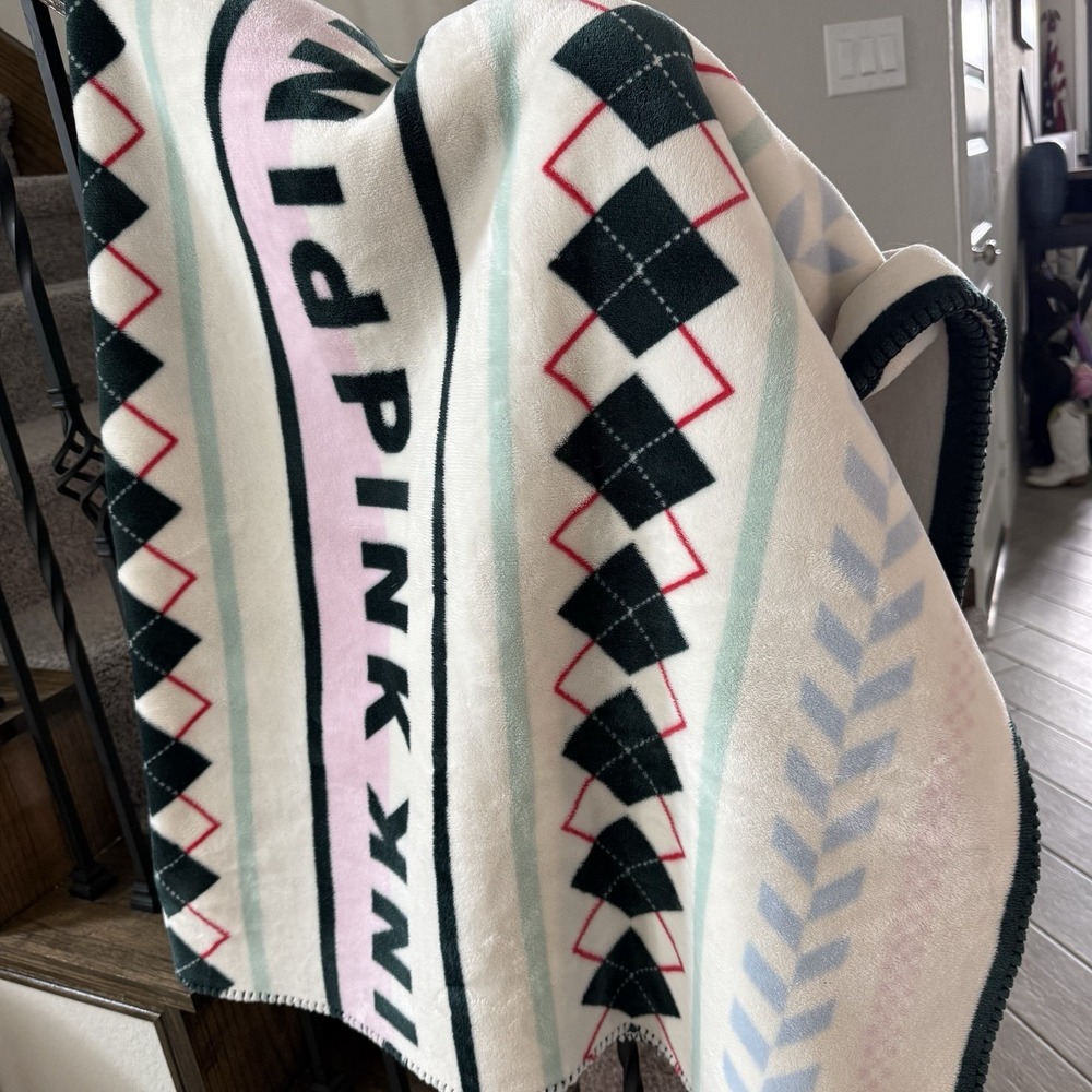 Victoria's Secret PINK Cozy Fleece Blanket Throw 50x60 Soft Cozy